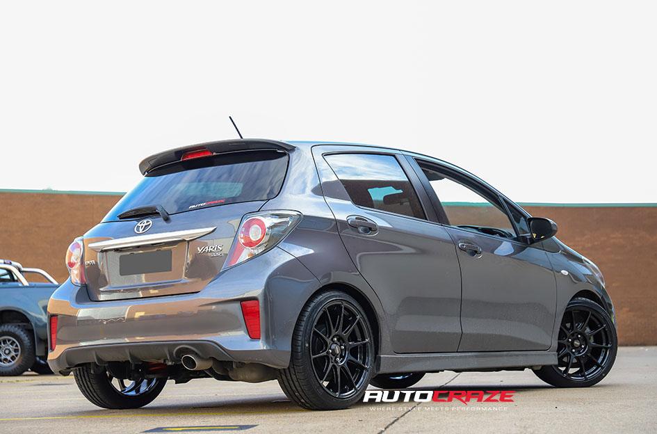 TOYOTA YARIS BLADE BLACK